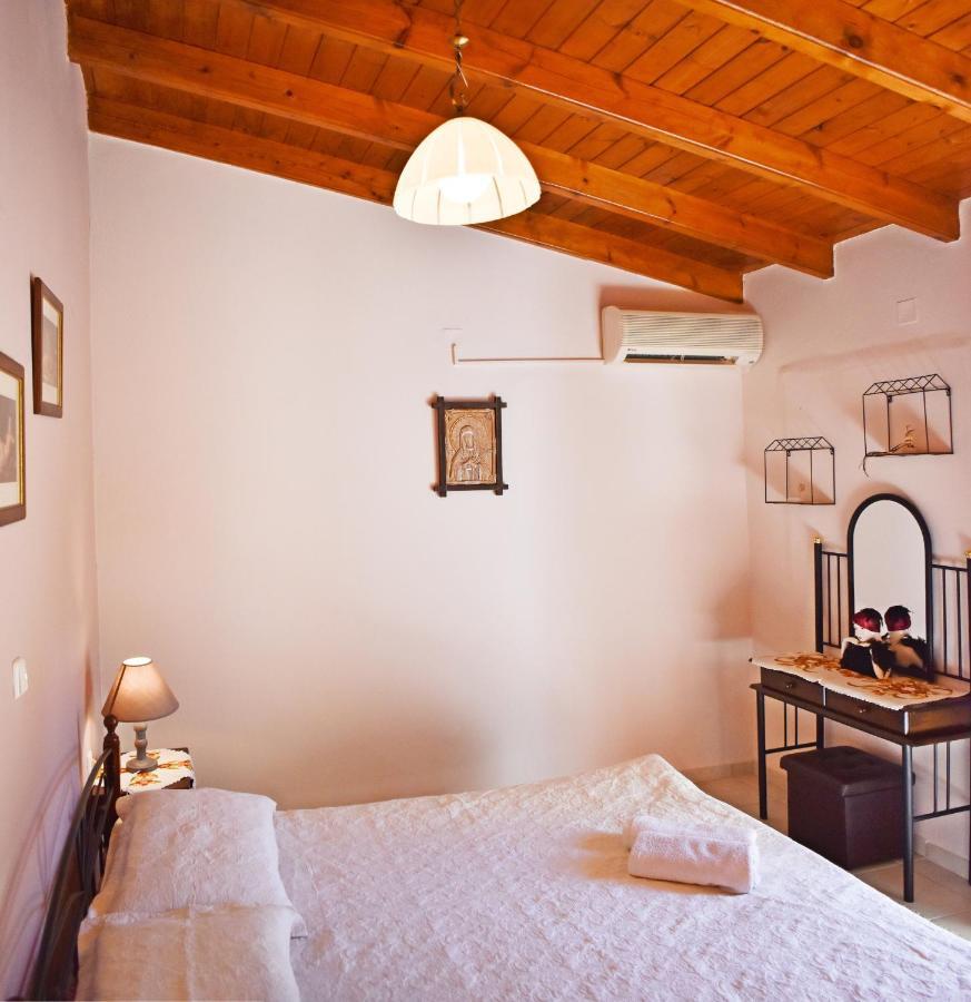 Marilou'S Cottage Ágios Matthaíos 외부 사진