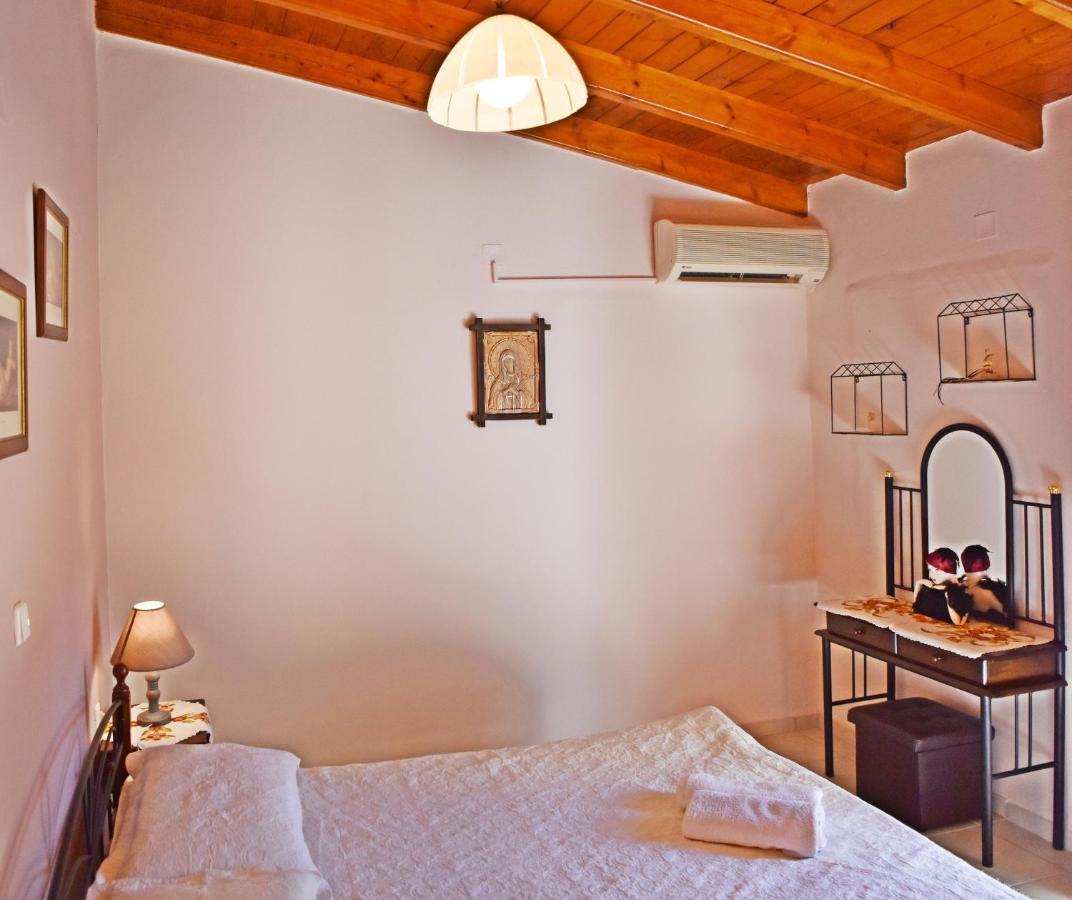 Marilou'S Cottage Ágios Matthaíos 외부 사진