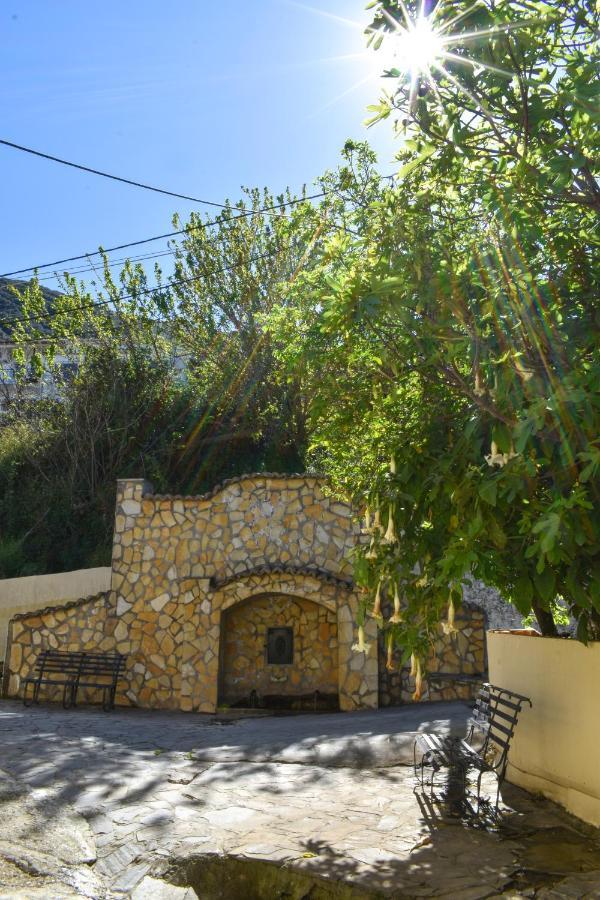 Marilou'S Cottage Ágios Matthaíos 외부 사진